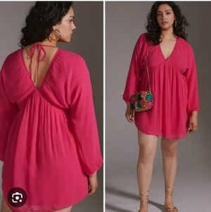 Chic Fuchsia Mini Dress with V-Neck Size Small.